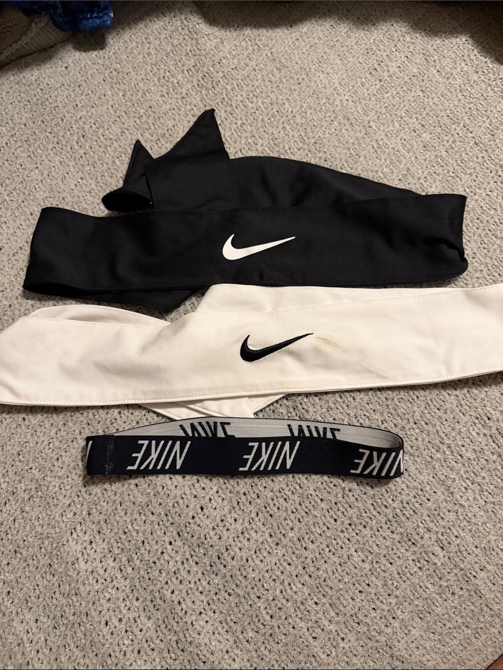 Nike Kids Black and White Swoosh Headband Set